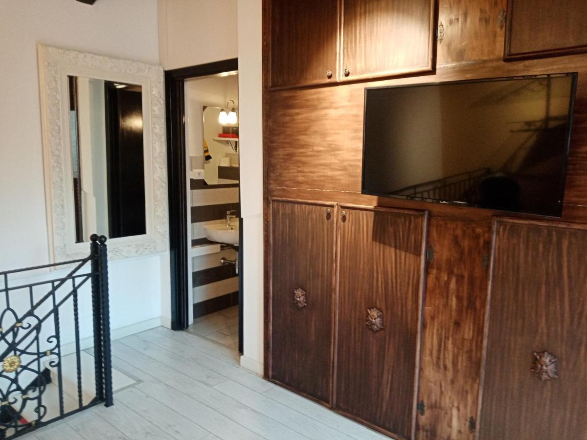 Einaudi 56 Guest House Cagliari Kültér fotó