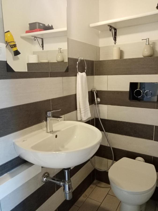 Einaudi 56 Guest House Cagliari Kültér fotó
